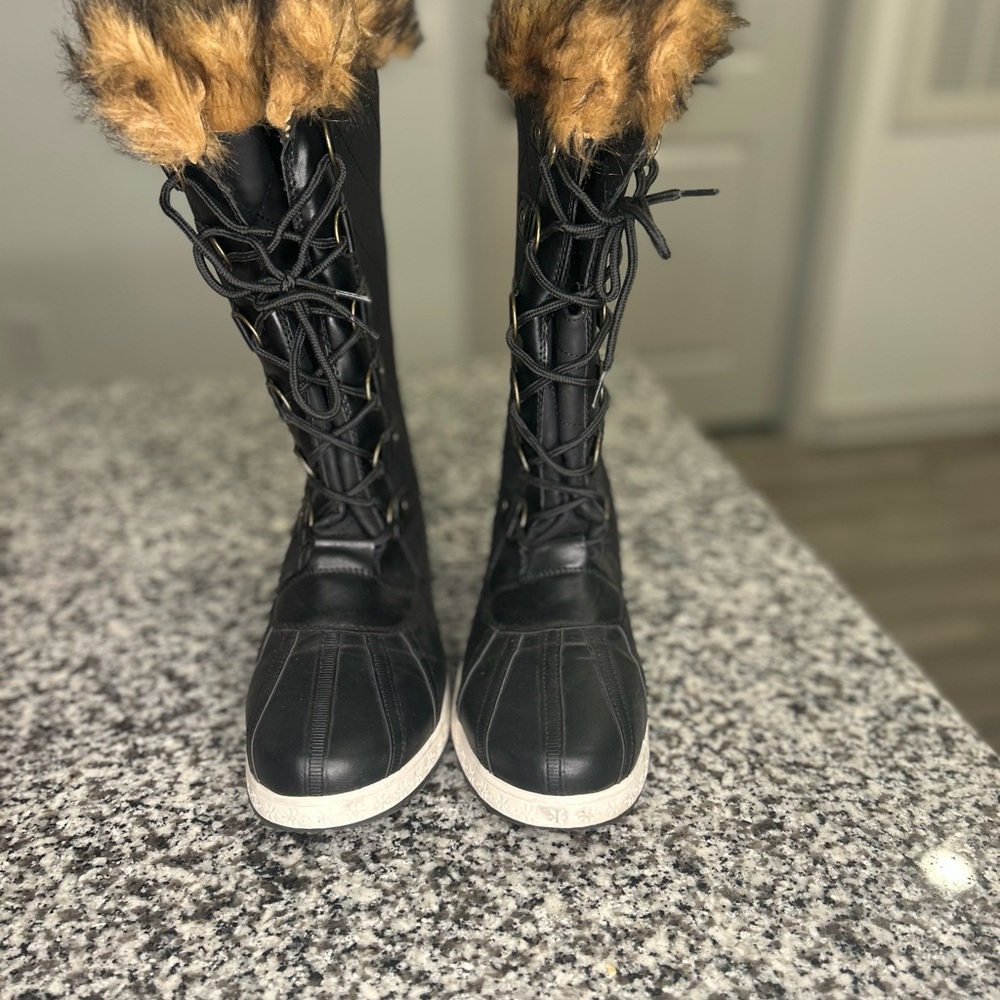 Black and Brown Lace Up Boots with Fur Trim